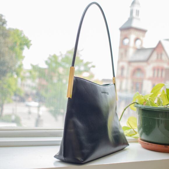 Kenneth Cole Black Leather Medium Size Shoulder bag - Picture 1 of 7